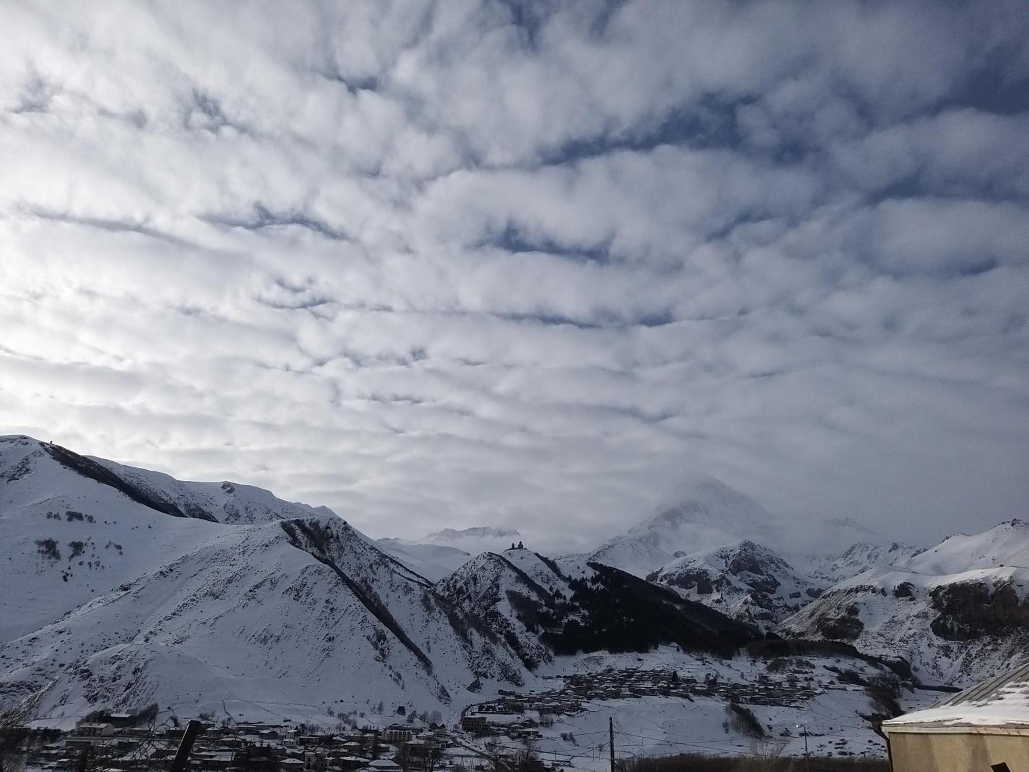 Emotion Kazbegi Apartamento Quarto foto