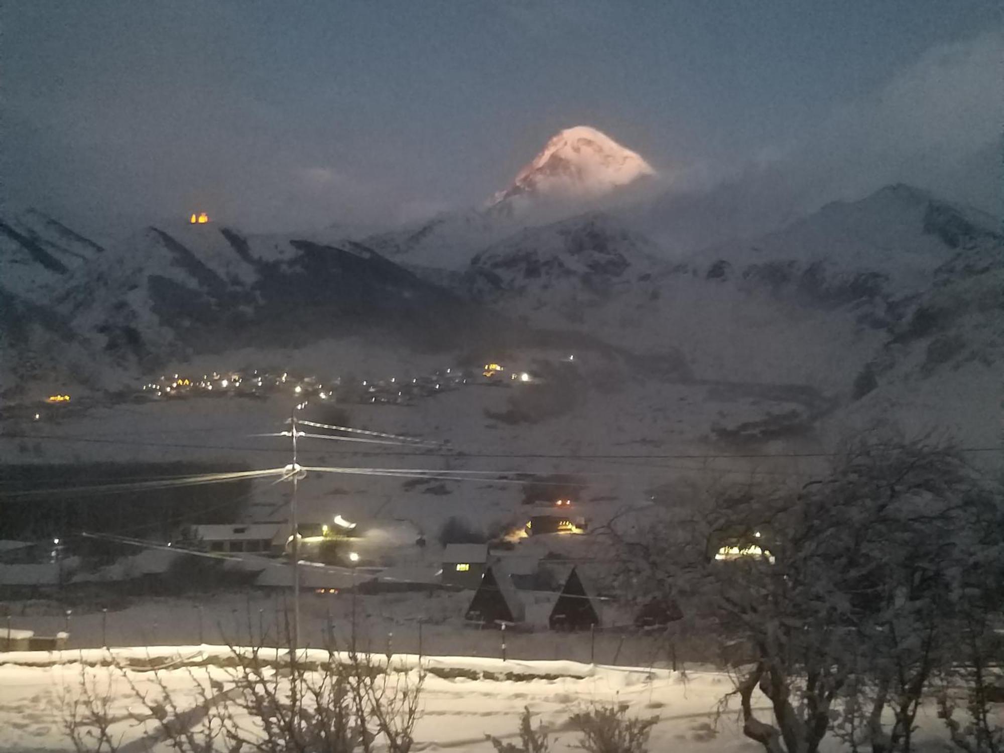 Emotion Kazbegi Apartamento Quarto foto