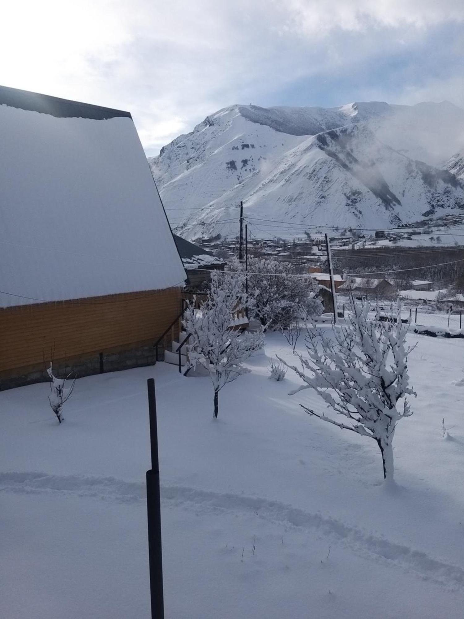 Emotion Kazbegi Apartamento Quarto foto