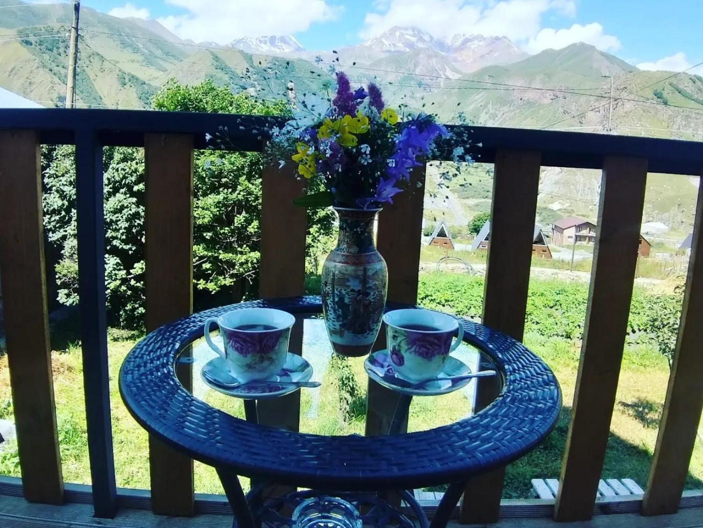 Emotion Kazbegi Apartamento Quarto foto